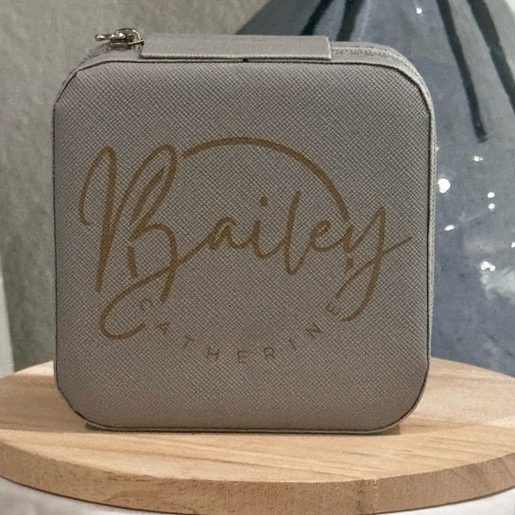 CUSTOM ENGRAVED Travel Jewelry box - Picture 1 of 6